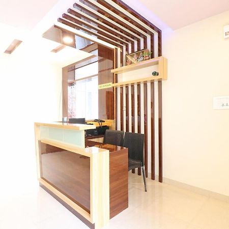 Oyo 37349 Sai Palace Hotel Chik Bānavar Kültér fotó