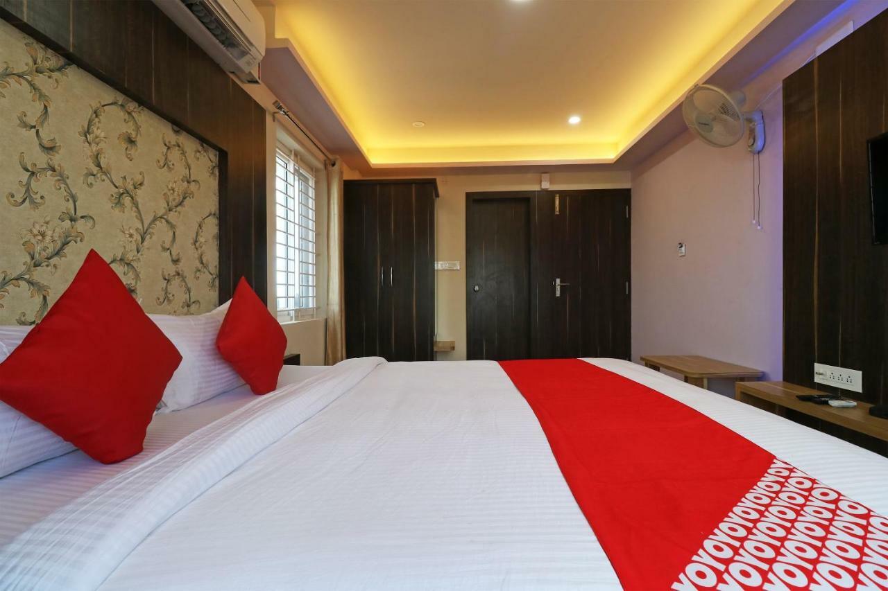 Oyo 37349 Sai Palace Hotel Chik Bānavar Kültér fotó