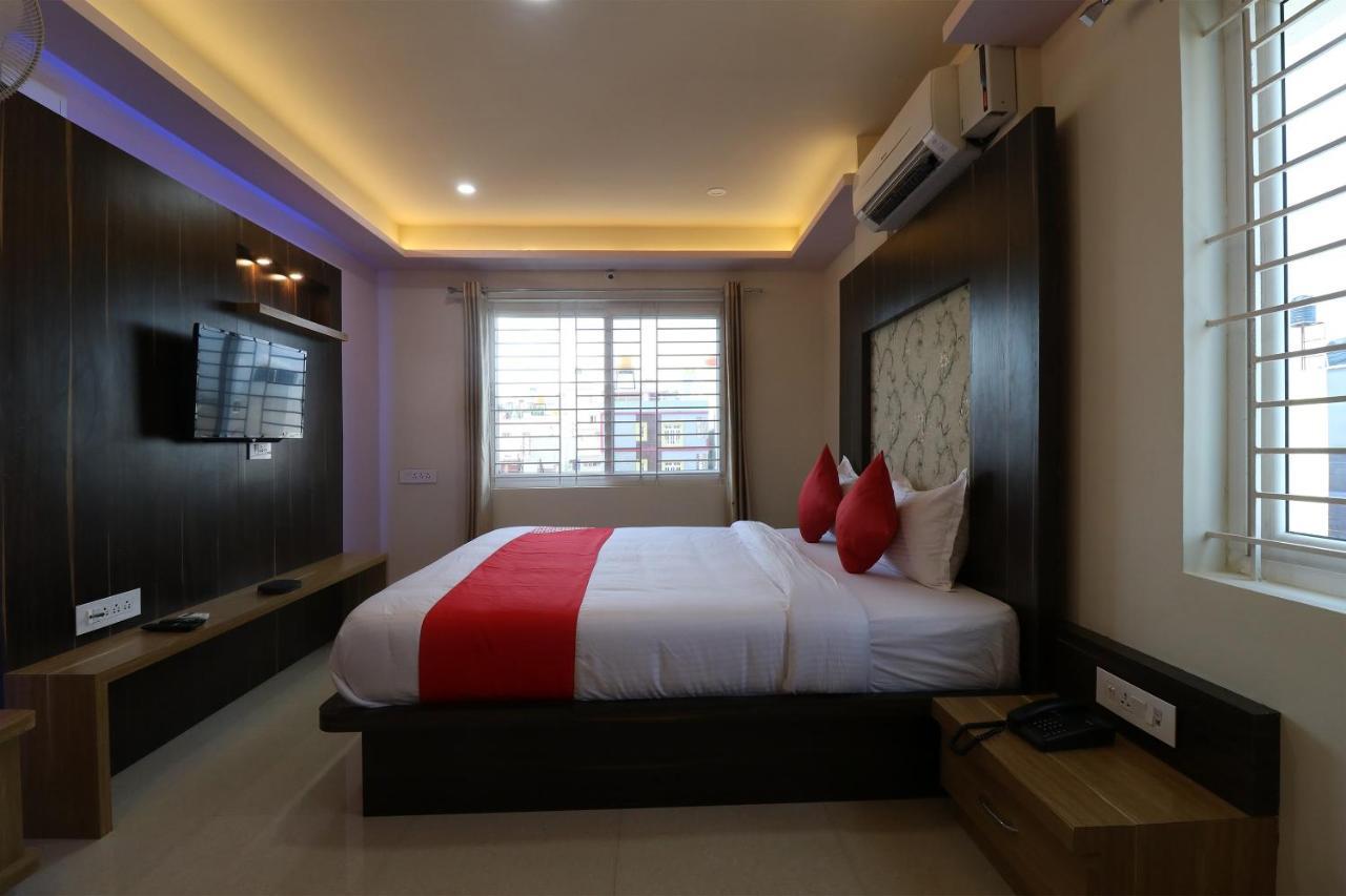 Oyo 37349 Sai Palace Hotel Chik Bānavar Kültér fotó