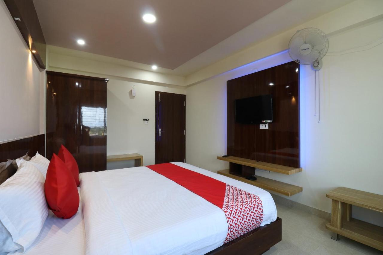 Oyo 37349 Sai Palace Hotel Chik Bānavar Kültér fotó