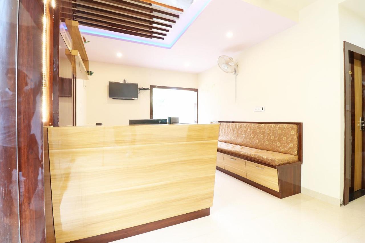Oyo 37349 Sai Palace Hotel Chik Bānavar Kültér fotó