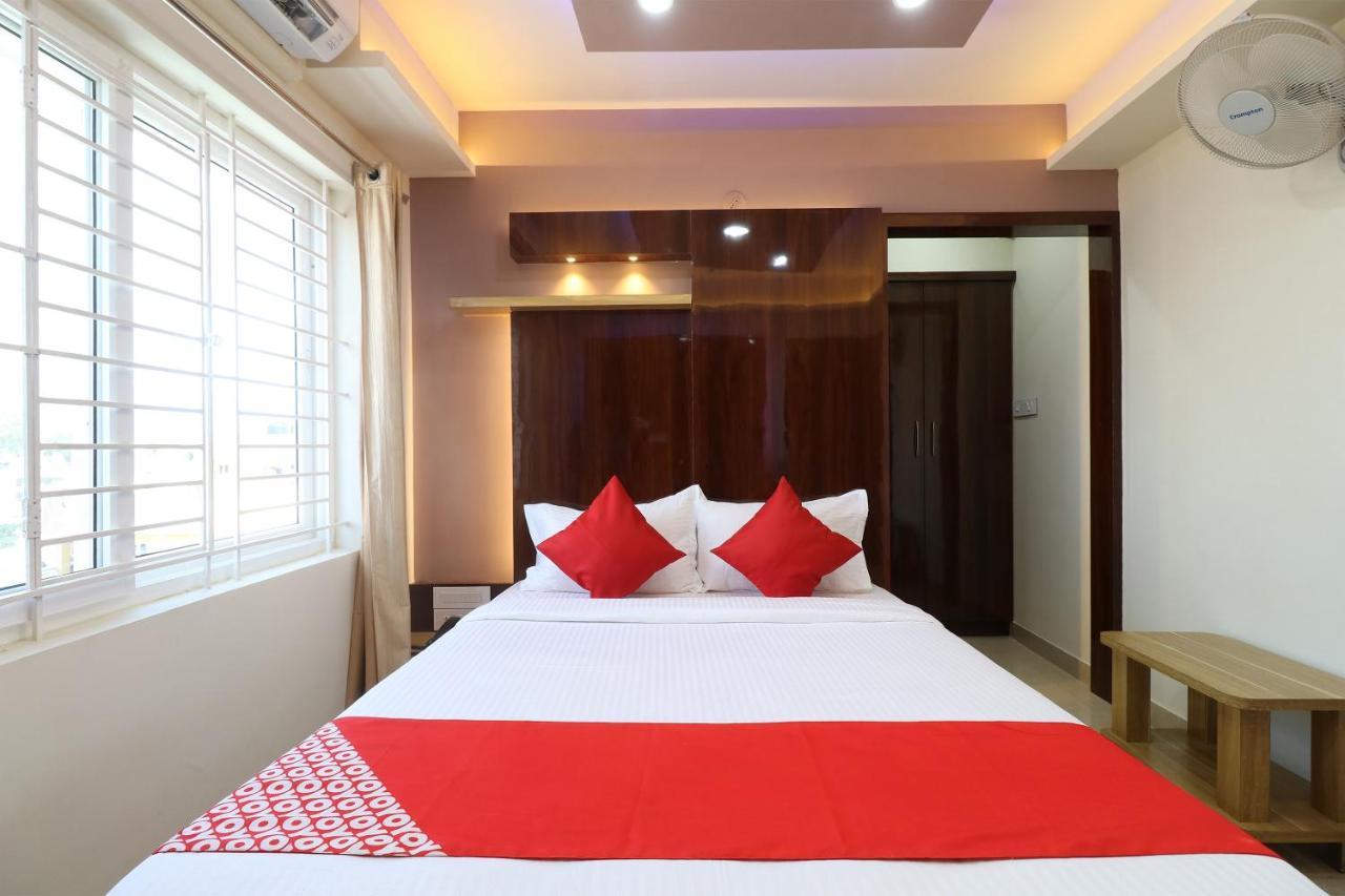 Oyo 37349 Sai Palace Hotel Chik Bānavar Kültér fotó